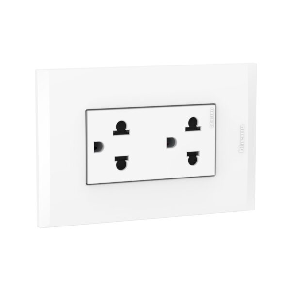 Caja de derivación Bticino Interlink W11723 blanca para 3 módulos y canaleta en dimatel.com.pe.